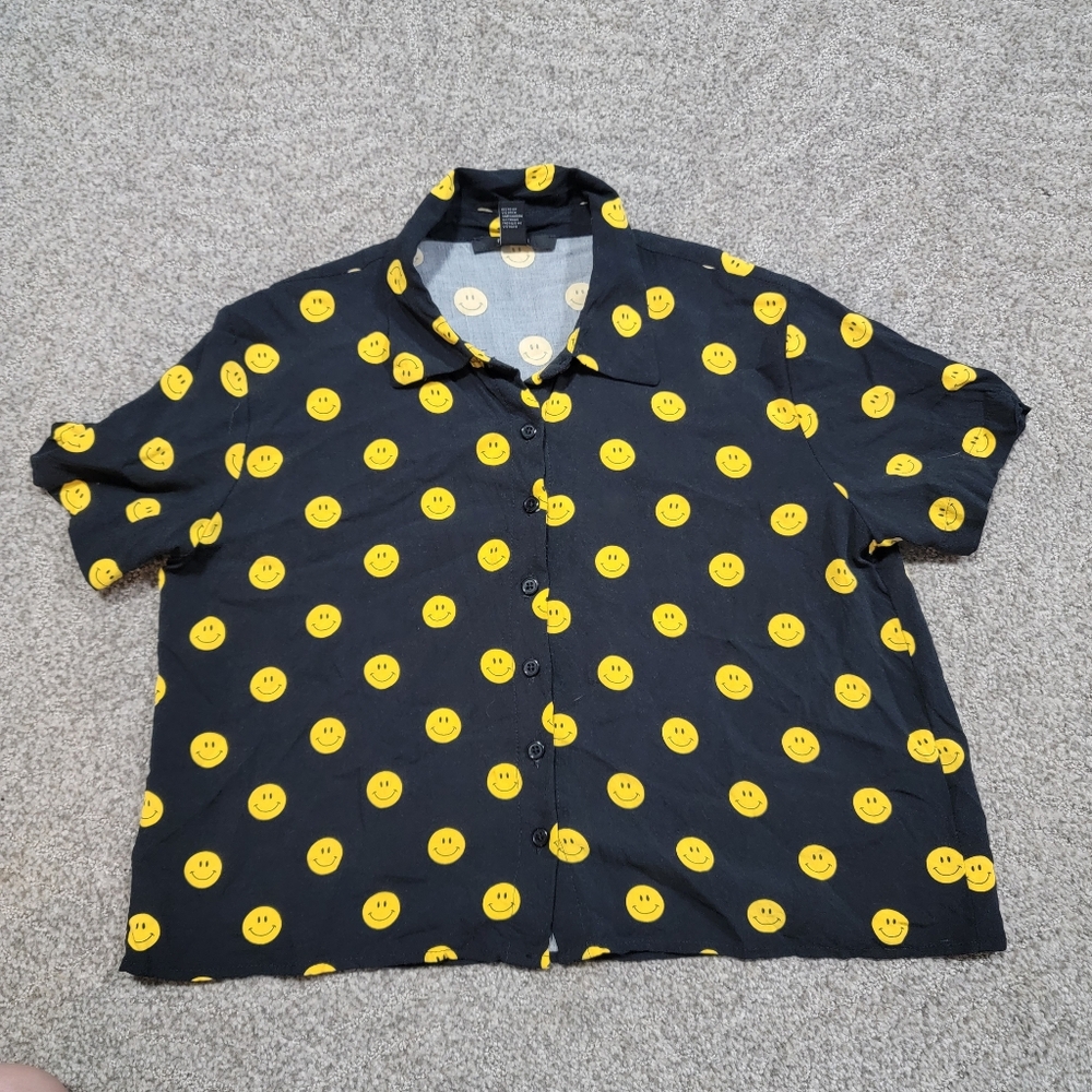 ♥️ Forever21/Size S/ Button up smiley face shirt
